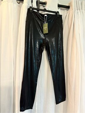 HALARA Black Shiny High-Rise Leggings
